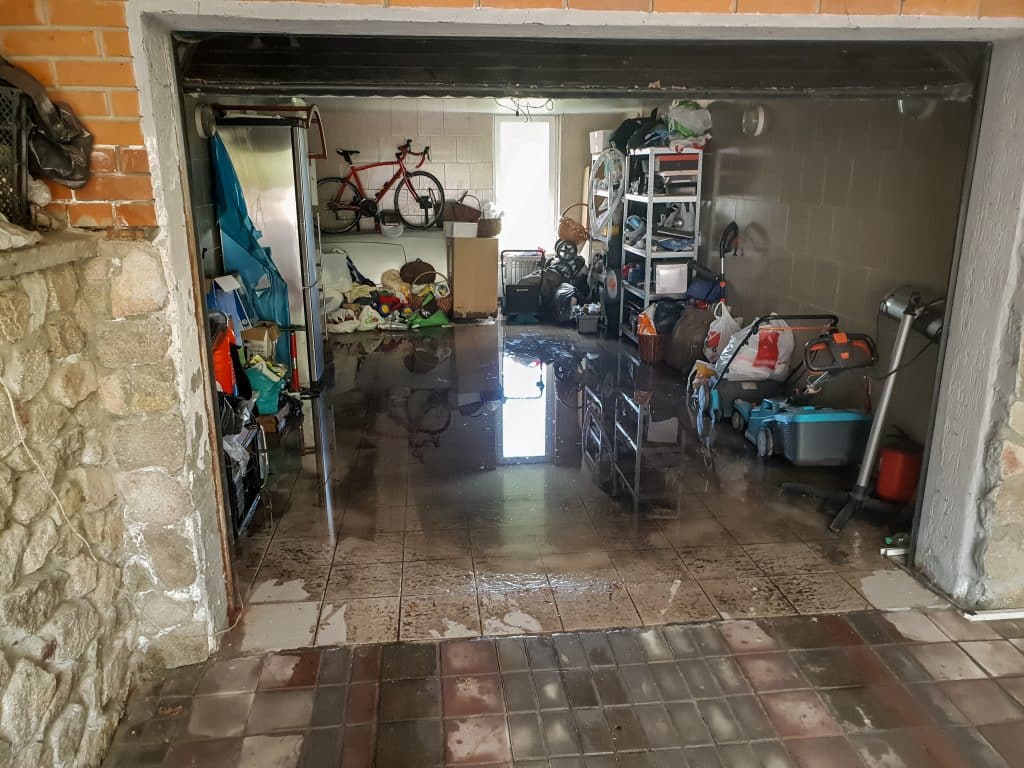 Harnessing Advanced Technologies to Dry Flooded Areas: The Science Behind Rapid Drying Solutions Harnessing Advanced Technologies to Dry Flooded Areas: The Science Behind Rapid Drying Solutions